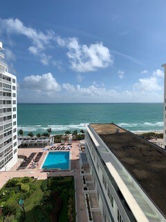 Primary Photo - 5401 Collins Ave