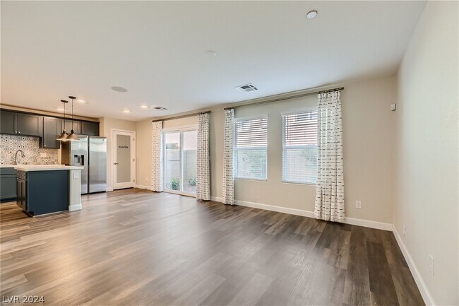 Building Photo - 312 Silva Pl