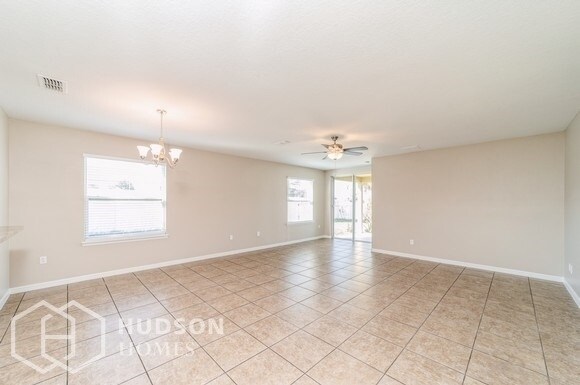 Building Photo - Move In By October 15th - GET $500 OFF 1ST...