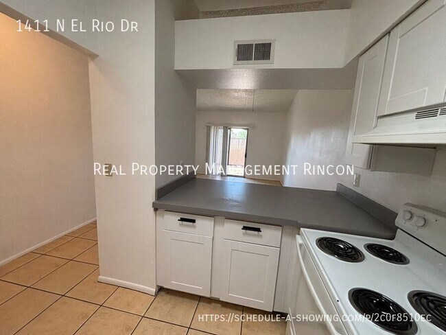 Building Photo - 1411 N El Rio Dr