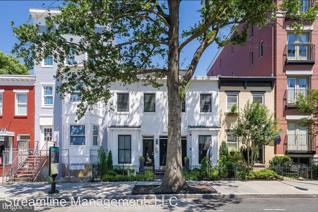 Foto del edificio - 1 br, 1.5 bath House - 1431 11th St NW #301