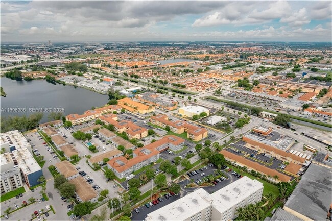 Building Photo - 120 Royal Palm Rd