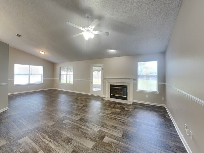 Foto del edificio - 315 Springfield Ct