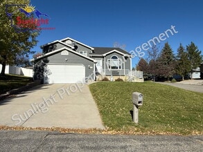 Building Photo - 3305 Glenfinnan Rd