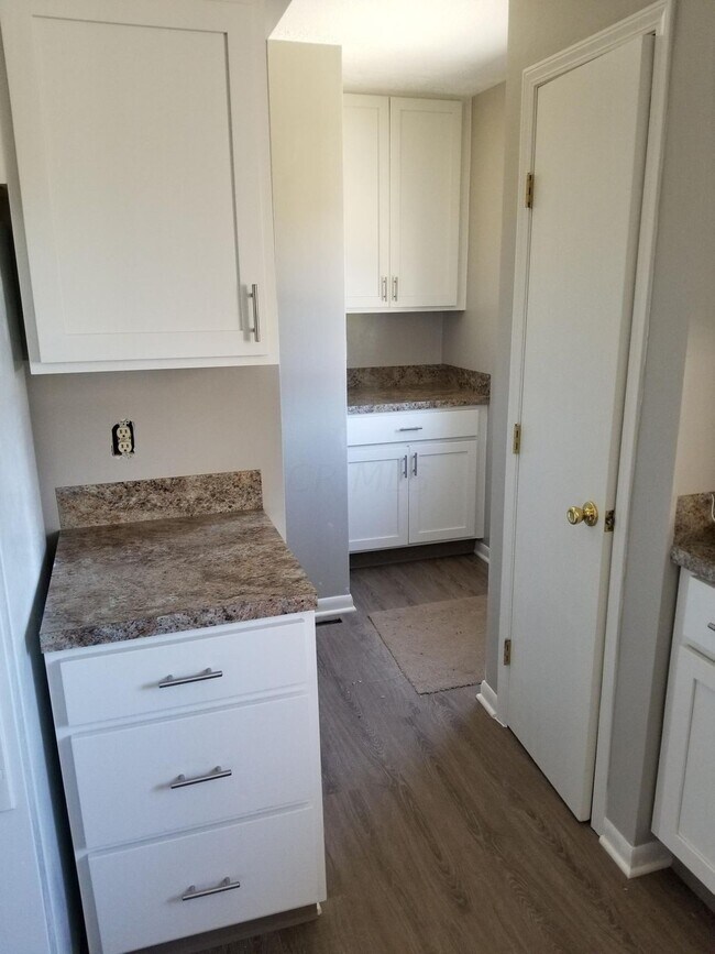 Foto del edificio - 1725 Churchill Downs Rd