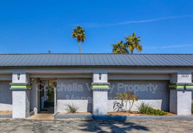 Building Photo - 1830 E Racquet Club Rd