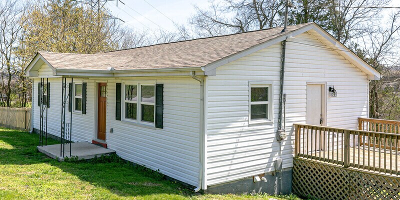 Primary Photo - 212 Hillview Dr