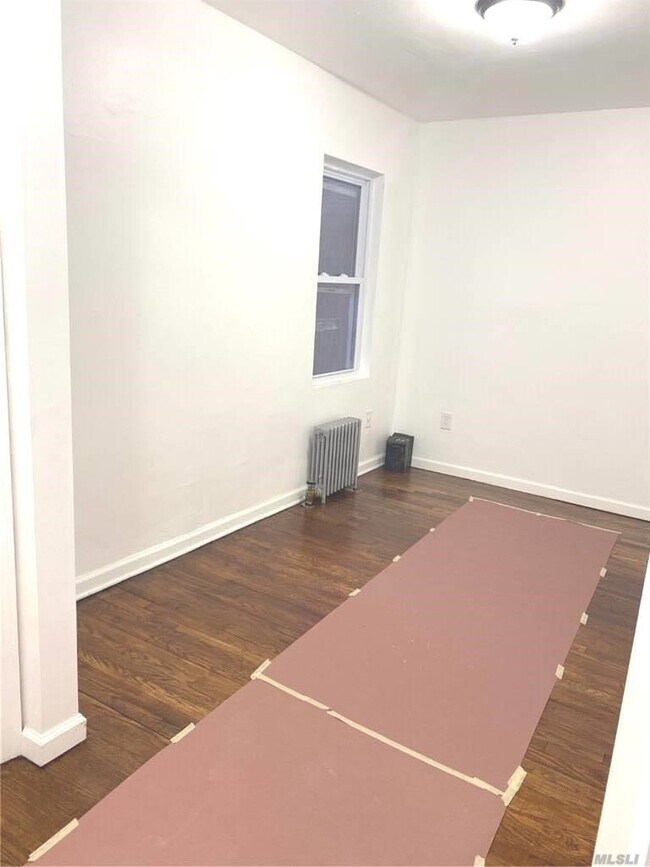 Building Photo - 90-19 198th St