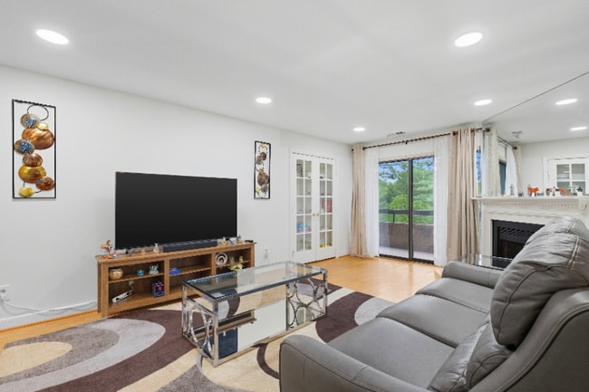 Foto del edificio - 11430 Strand Dr