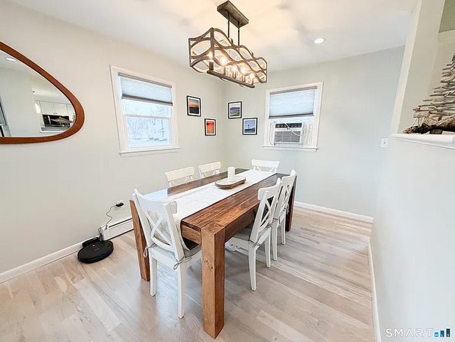 Building Photo - Fully renovated home just steps from the beach!