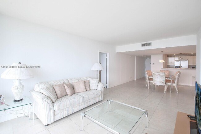 Building Photo - 20335 W Country Club Dr