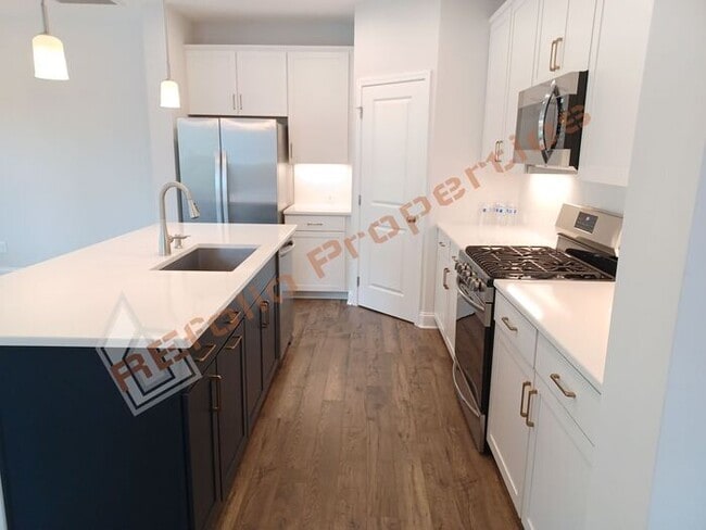 Building Photo - Beautiful 2022 Built 3 Story 3 BD 2 Car-Ga...