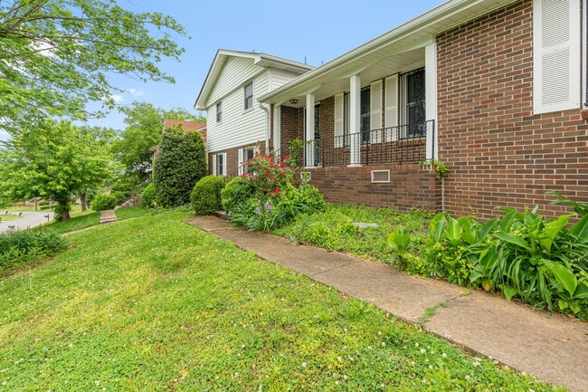 Foto del edificio - 3841 Dubois Dr