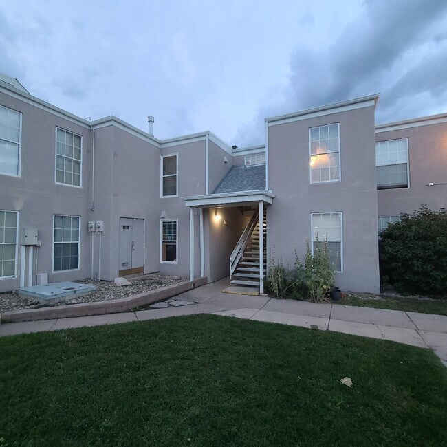 Property Exterior - 3440 Parkmoor Village Dr