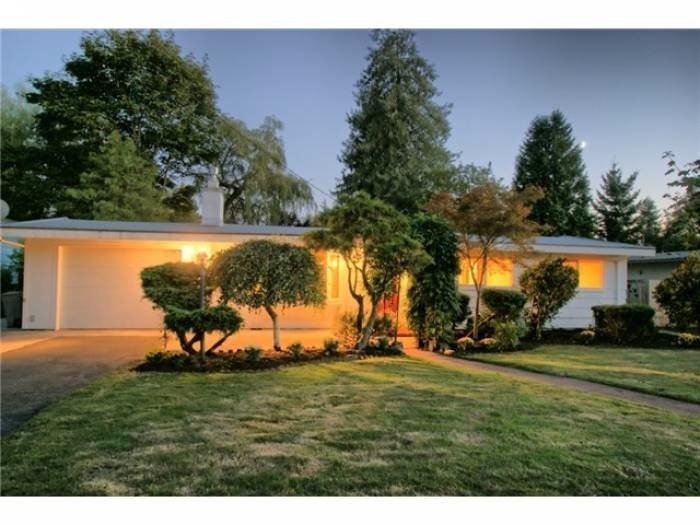 Foto principal - Beautiful 3 Bed 1.75 Bath Home in Bellevue