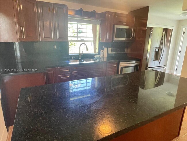 Foto del edificio - 2255 SW 26th St
