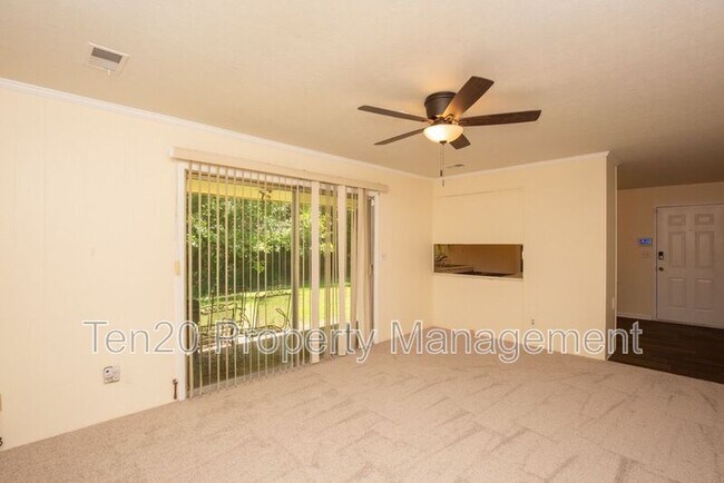 Foto del edificio - 3795 Meadowlark Dr