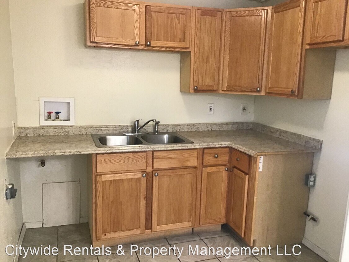 Primary Photo - 2 br, 1 bath House - 4251 N 42nd Pl.
