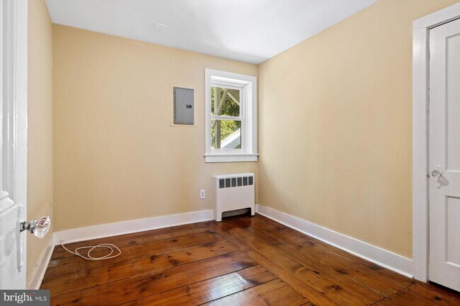 Building Photo - 5 N Railroad Ave