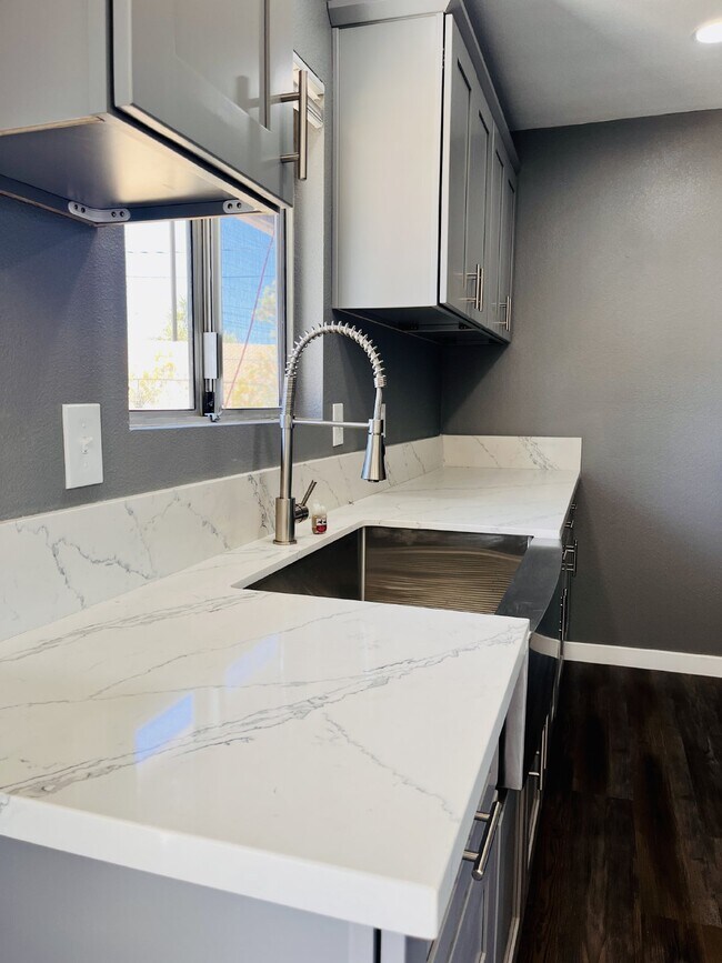 Foto del edificio - Two bedroom Home in South Joshua Tree