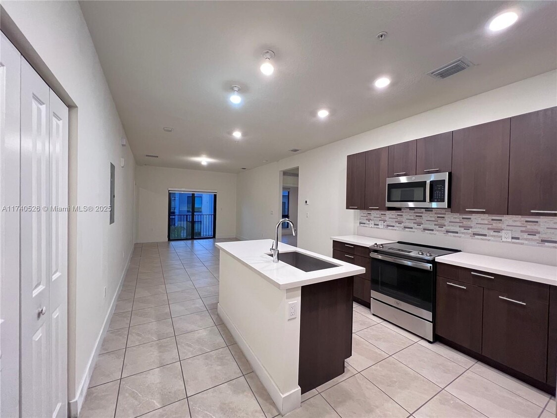 Foto del edificio - 8301 NW 41st St