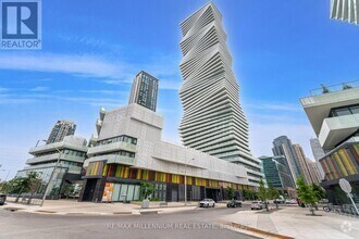 Building Photo - 3900-3900 Confederation Pkwy