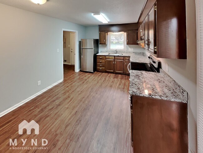 Foto del edificio - 112 Pineview Ct