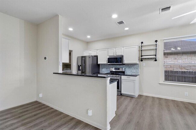 Foto del edificio - 2044 Nestlewood Dr