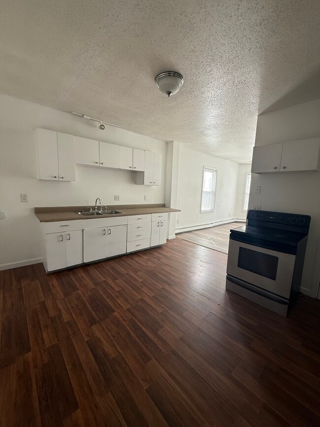 Kitchen - 149 2nd Ave
