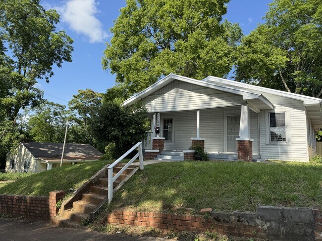 Foto del edificio - 1249 Waverly St