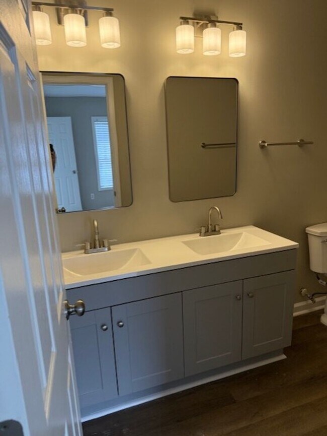 Foto del edificio - Available Now! MUST SEE!