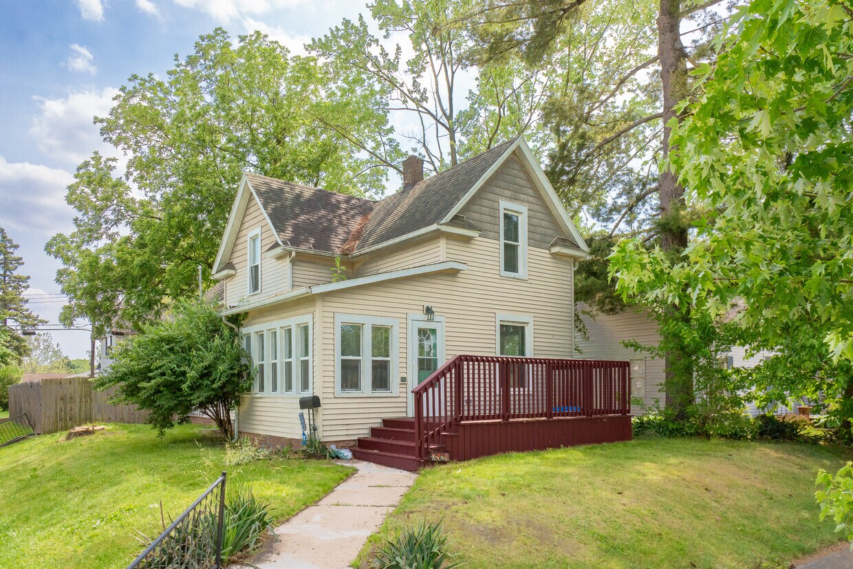 Foto principal - 3524 Pleasant St