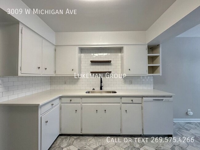Building Photo - 3009 W Michigan Ave