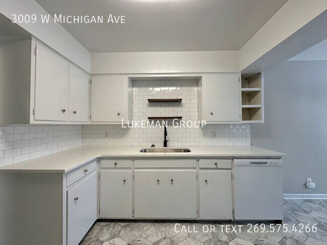 Foto del edificio - 3009 W Michigan Ave