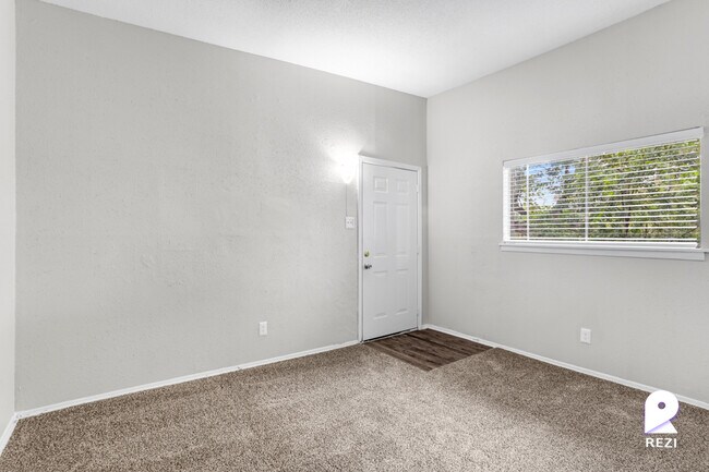 Foto del edificio - 8217 Fulton St