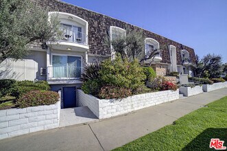 Building Photo - 2884 Sawtelle Blvd
