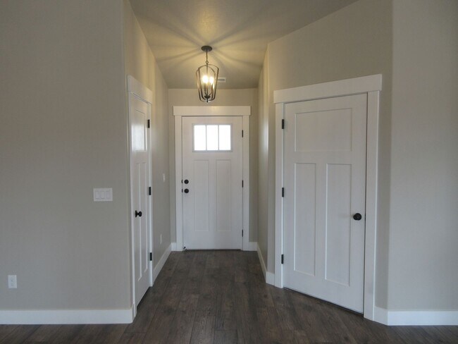 Foto del edificio - Newer 3 bedroom, 2 bath, one level home in Sycamore Trail