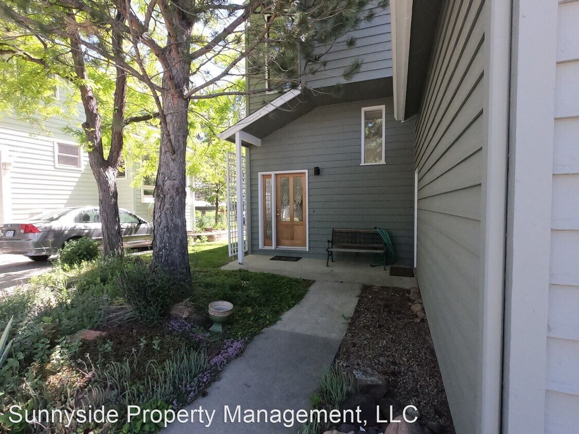 Primary Photo - 3 br, 3 bath House - 122 Genesee Court
