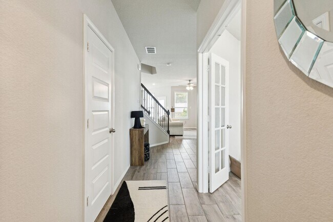 Building Photo - 8982 Delway Dr