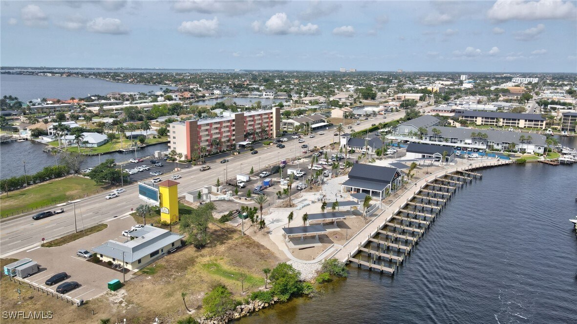 Building Photo - 1766 Cape Coral Pkwy E
