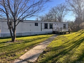 Building Photo - 373 Bruyn Turnpike