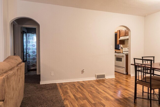 Foto del edificio - 822 N 13th St