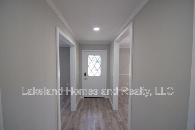 Foto del edificio - 4825 Foxrun Ln