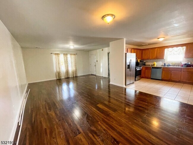 Foto del edificio - 183 Chancellor Ave