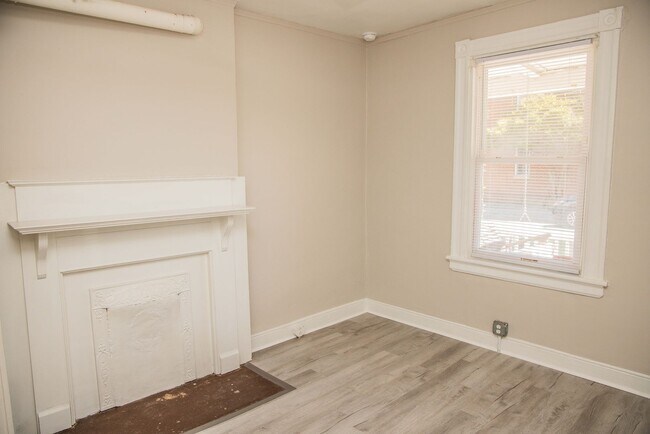 Building Photo - 22 S Plum St