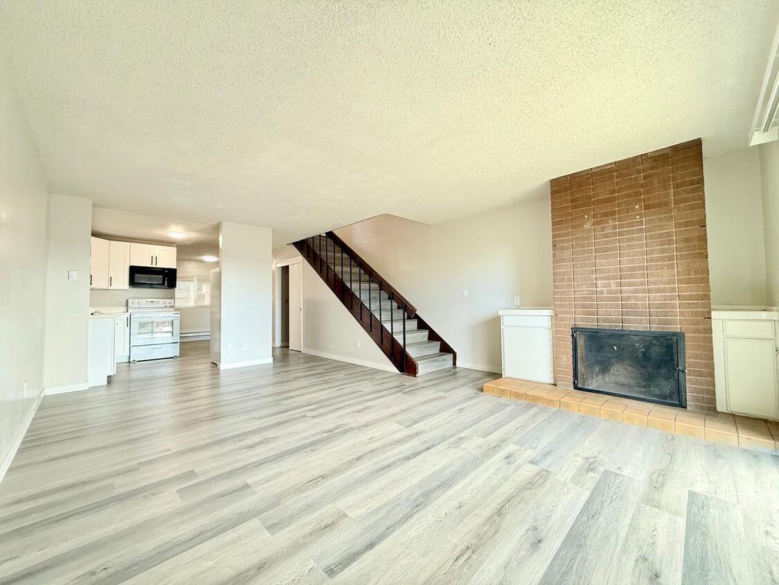 Photo - 308 Summit Ave N (Kent, WA)
