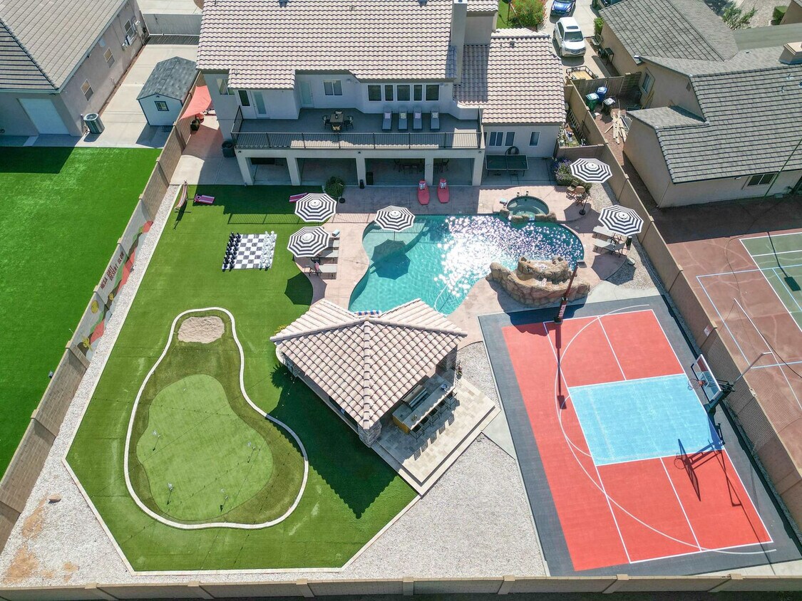 Foto principal - 1438 S Creston Cir
