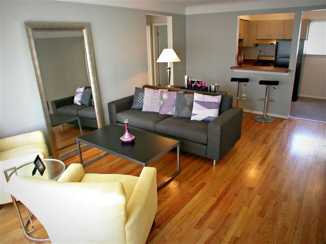 Foto del edificio - 2 br, 1 bath Apartment - Metropolitan 13 A...