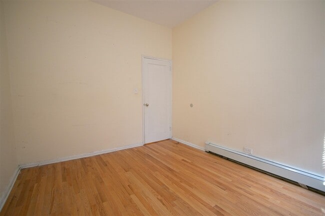 Building Photo - 327 2nd St