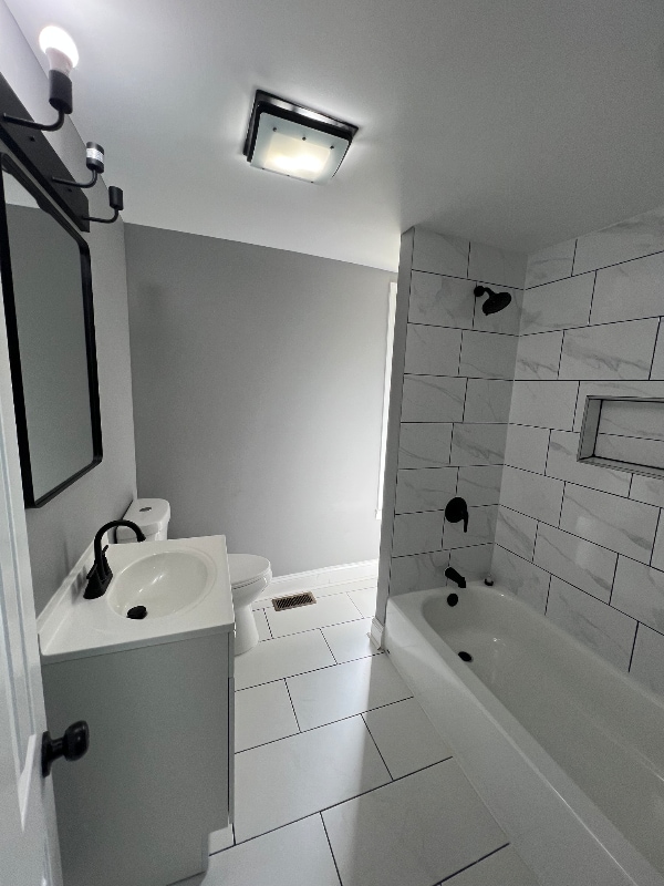 Building Photo - 547 High St